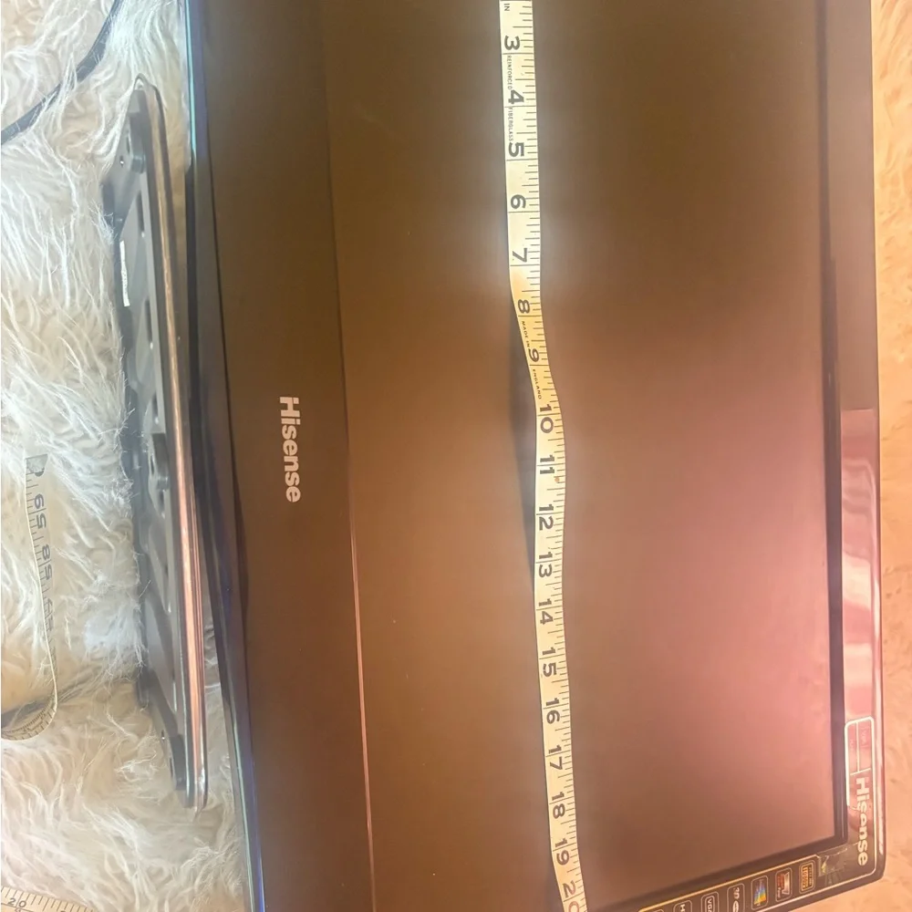 Hisense 20” flat screen tv
